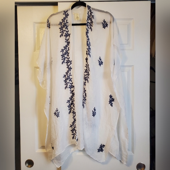 Cover up - Picture 1 of 13